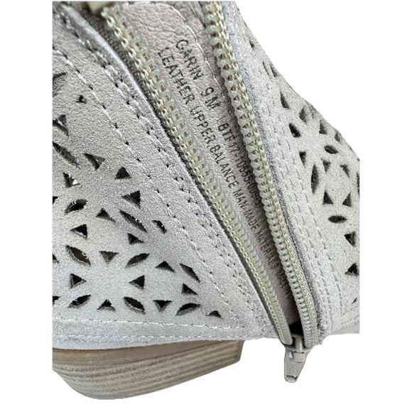 Baretraps Garin Ankle Boot Laser Cut Bootie Taupe Suede Leather, Womens Sz 9 - Picture 4 of 5